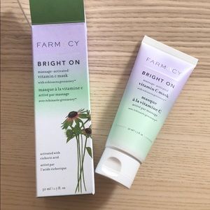 NWT- Farmacy bright on Vitamin C Mask